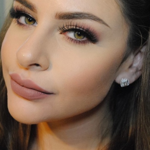 🆕 | Burberry | Cashmere Soft Matte & FREE GIFT - Picture 4 of 7